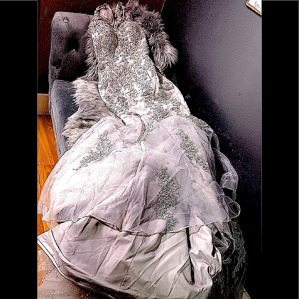 Simple elegant wedding dress❤️ - Picture 2 of 16